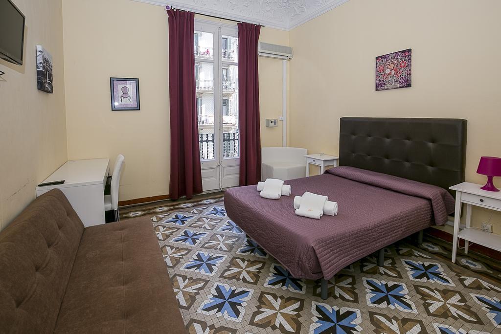 Casa de hóspedes Balmes Centro 2*